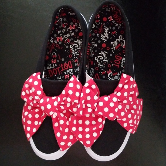 Disney Shoes - Minnie Mouse Slip on Casual Sneakers